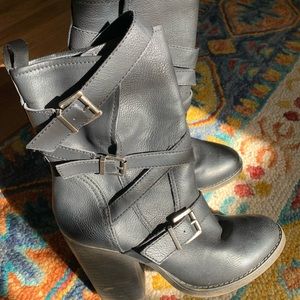 Madden Girl Kloo Black Buckled Mid-Calf Boots size 7